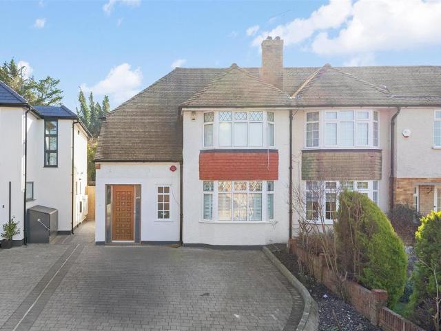 House for sale in London Borough of Croydon, Sanderstead