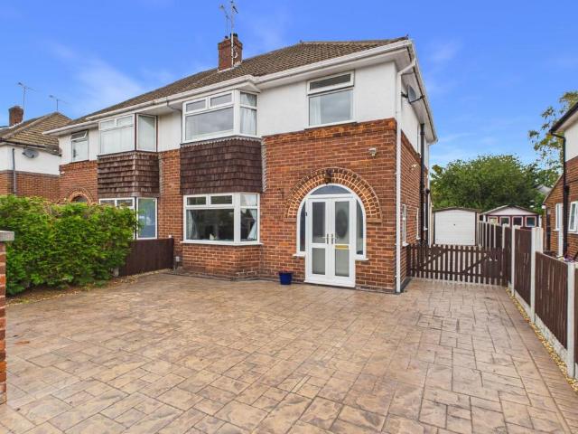 House for sale in Hoole, Chester