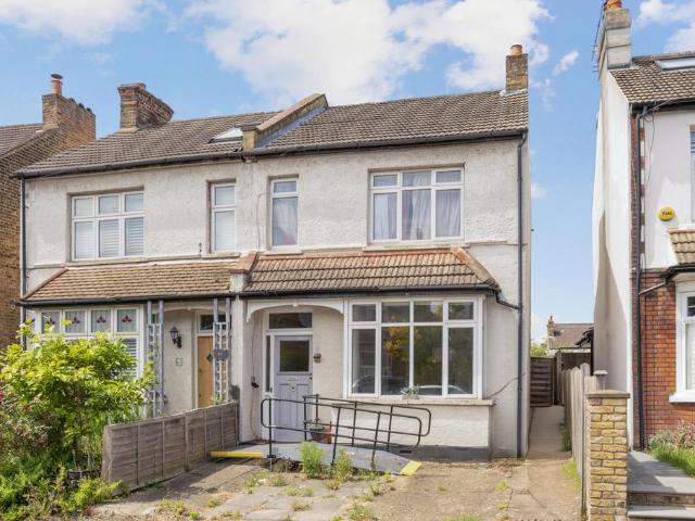 House for sale in Tolworth, Greater London