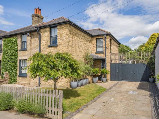House for sale in Greater London