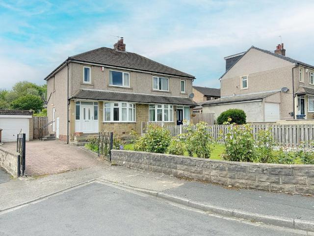 House for sale in Low Moor, West Yorkshire