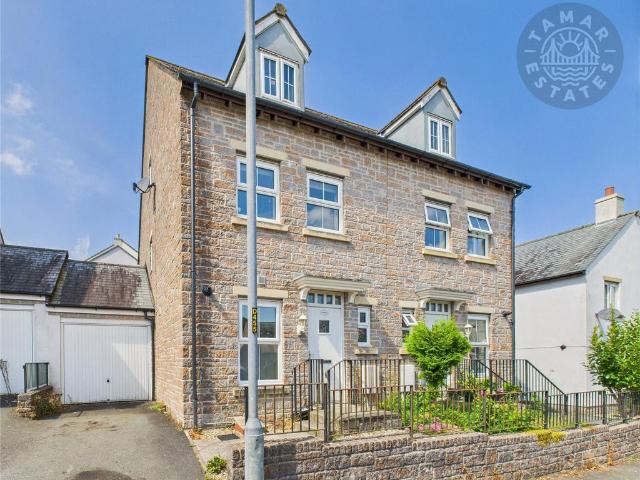 House for sale in Lamellion, Cornwall