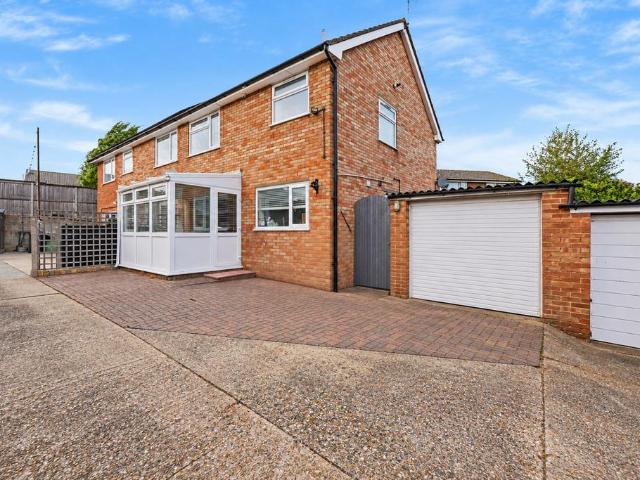 House for sale in Grove Park, Swale