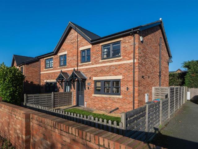 House for sale in Duddon, Cheshire