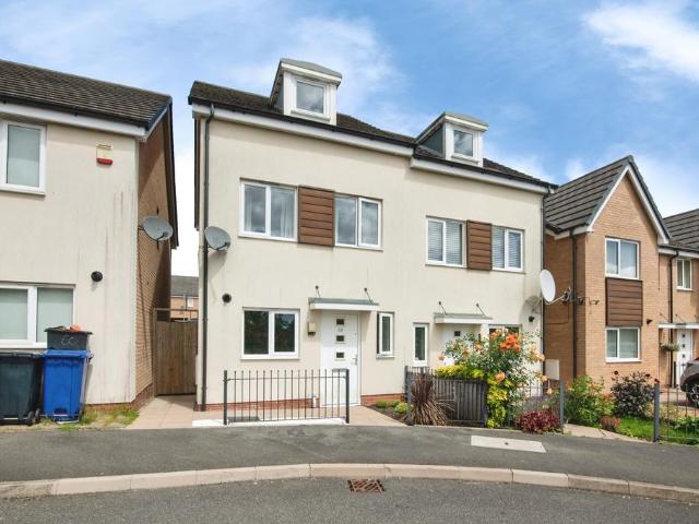House for sale in Woodsetton, Coseley