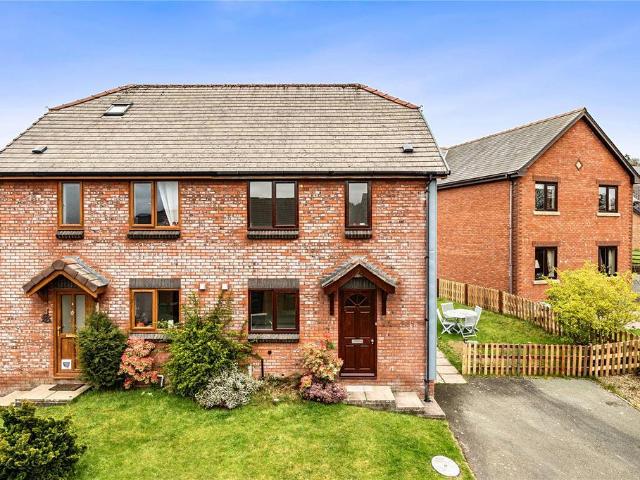 House for sale in Llanidloes, Wales
