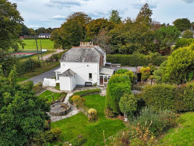 House for sale in Weir Quay, Devon