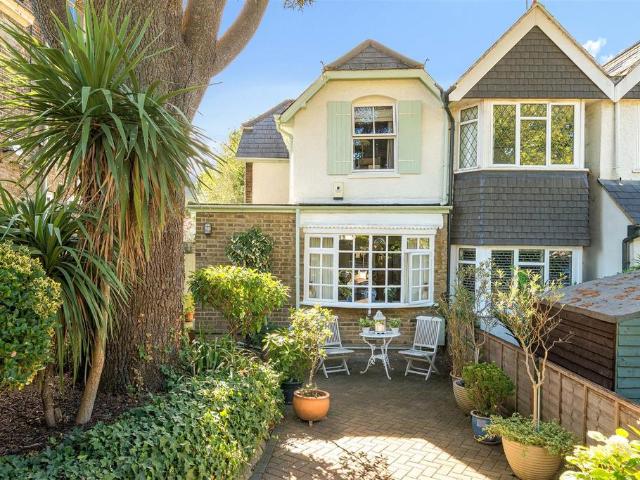 House for sale in Chatterton Village, Greater London