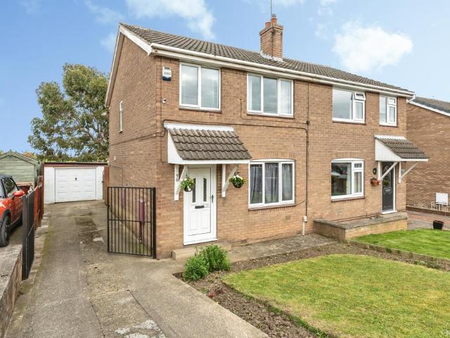 House for sale in Airedale, Pontefract