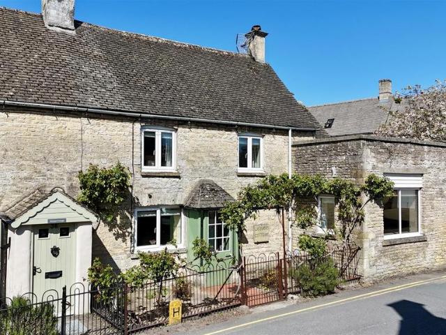 House for sale in Fossebridge, Gloucestershire