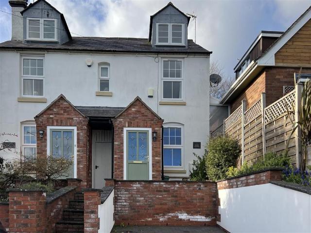House for sale in Bromsgrove, Worcestershire
