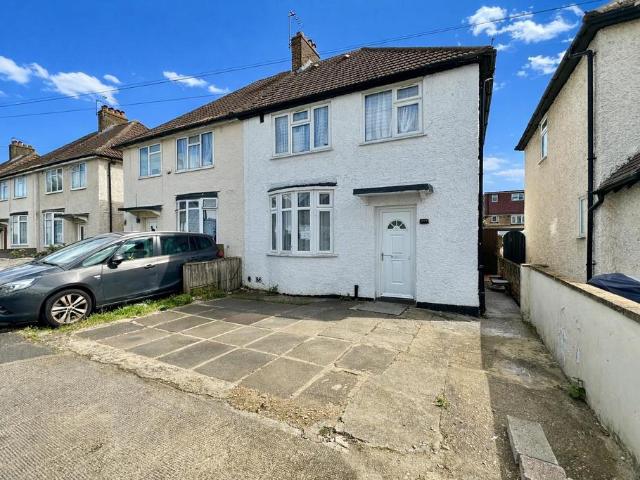 House for sale in Gould's Green, Greater London