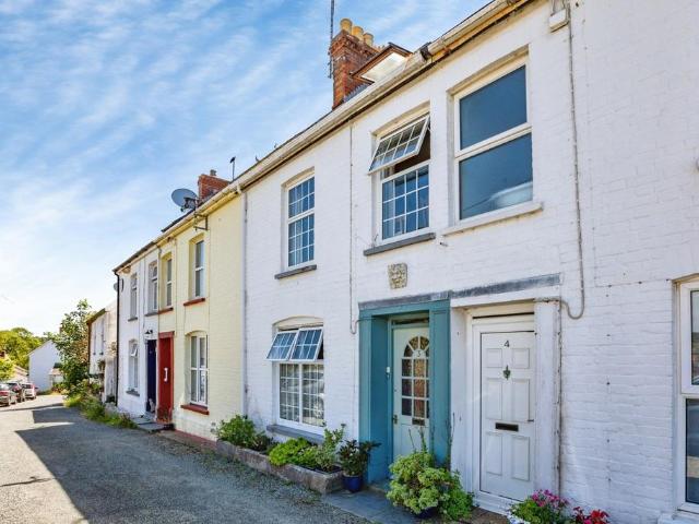 House for sale in St Dogmaels, Wales