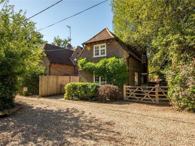 House for sale in Pachesham Park, Surrey