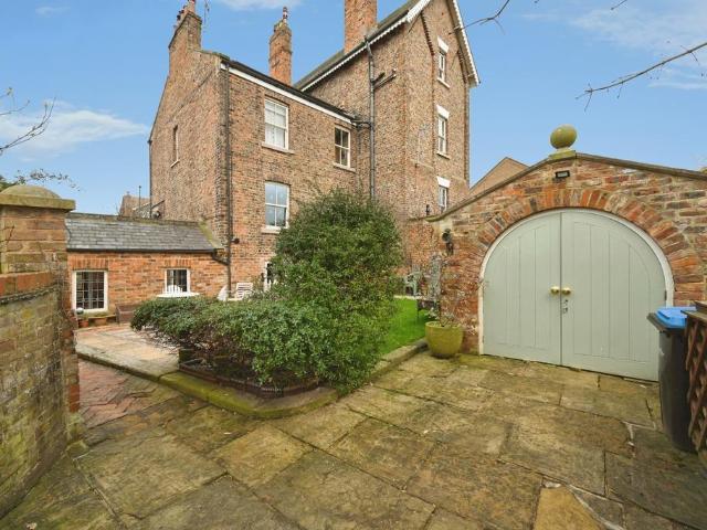 House for sale in Copt Hewick, Sharow