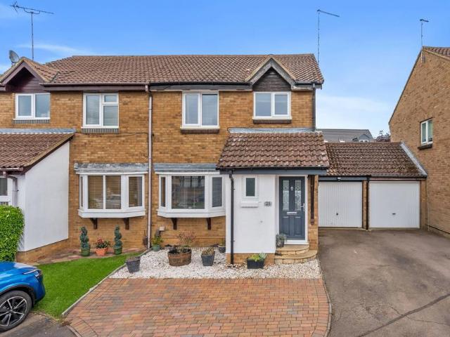House for sale in Burton Latimer