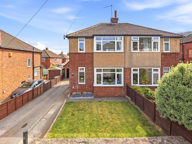 House for sale in West Chevin, Guiseley