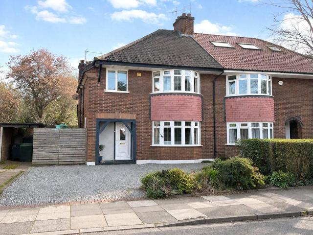 House for sale in Kidbrooke, Greater London