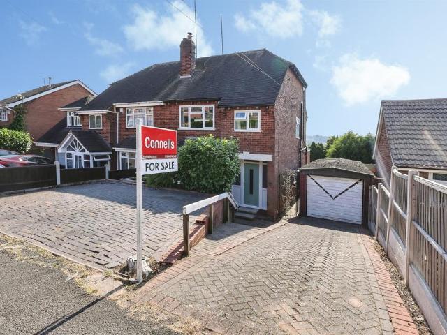 House for sale in Kingswinford, West Midlands