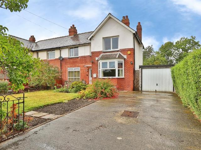 House for sale in Scholes, West Yorkshire