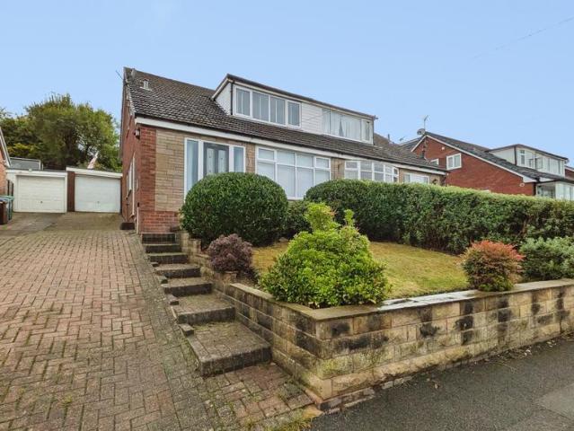 House for sale in Springhead, Oldham