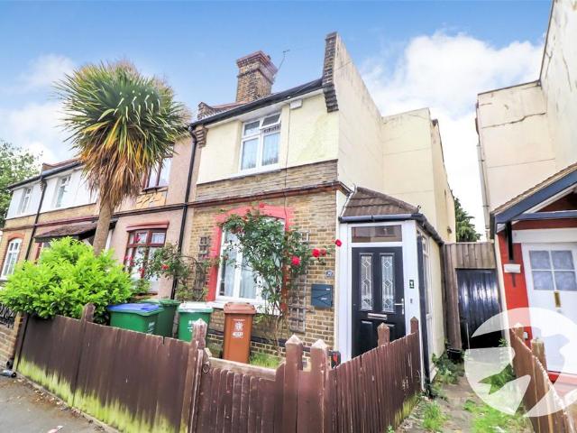 House for sale in Slade Green, Greater London