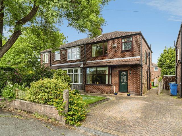 House for sale in Gorse Hill, Trafford Park