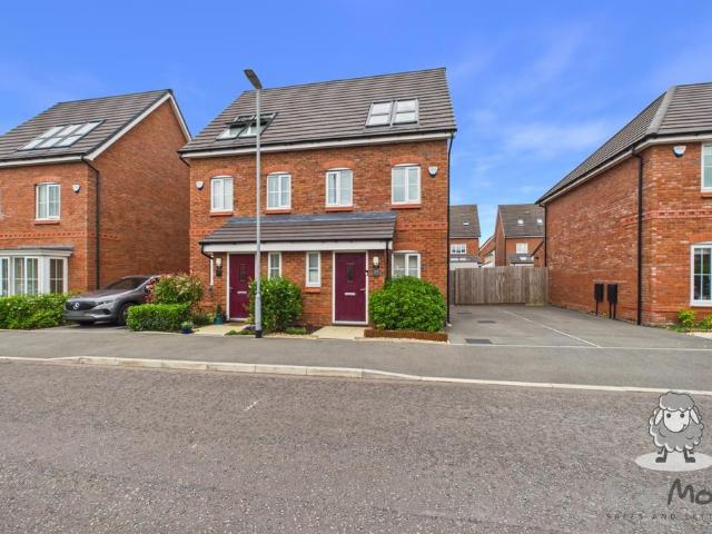 House for sale in Worsley Brow, St Helens