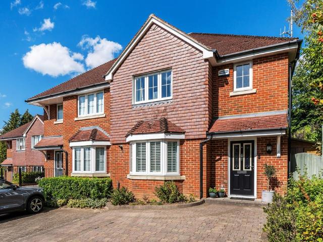 House for sale in Limpsfield, Tandridge