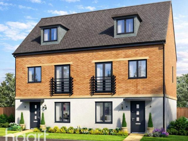 House for sale in Upton