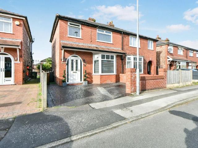 House for sale in Droylsden, Tameside