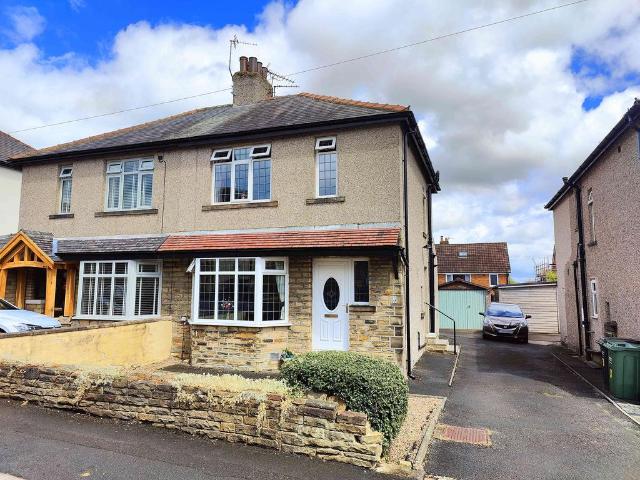 House for sale in Hipperholme, West Yorkshire