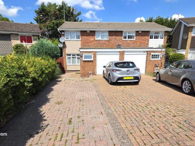 House for sale in East Barnet, Greater London