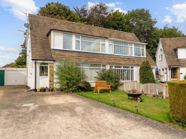 House for sale in Aberford, West Yorkshire