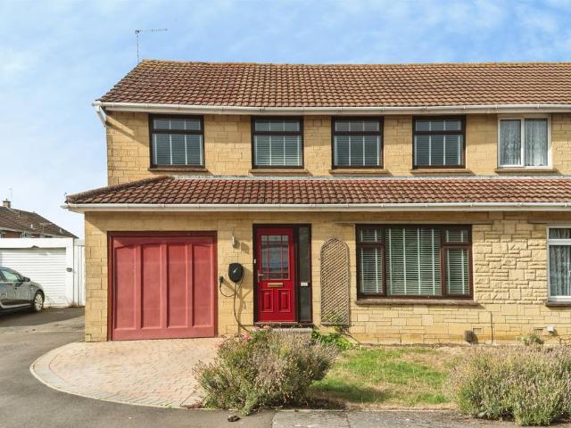 House for sale in Nythe