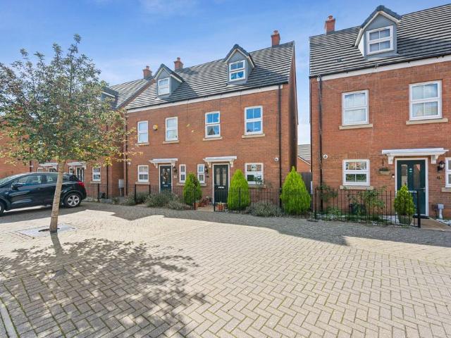 House for sale in Leisure Village, Kettering