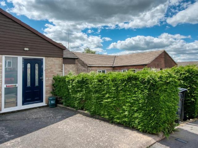 House for sale in Froggatt, East Midlands