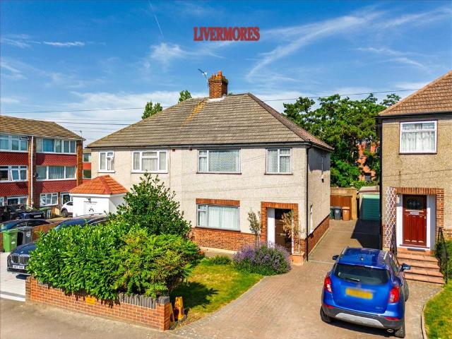 House for sale in Worcester Park Estate, Monks Orchard