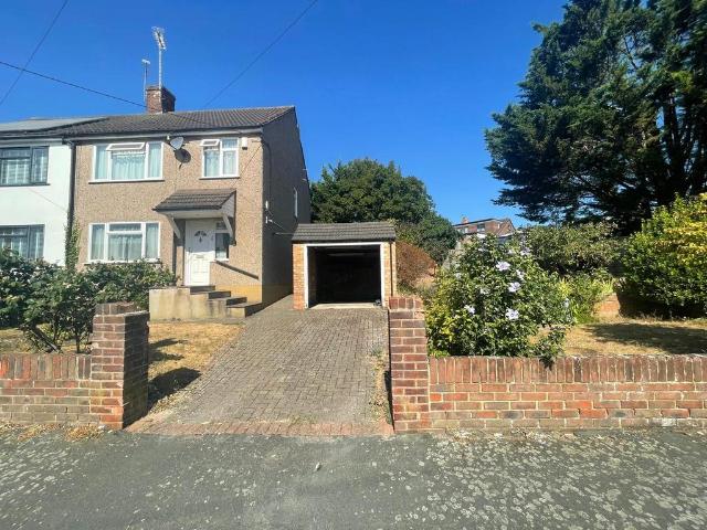 House for sale in The Butts, Kent