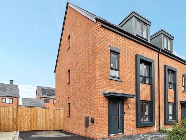 House for sale in Burnedge, Greater Manchester