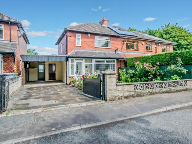 House for sale in Birkenshaw, West Yorkshire
