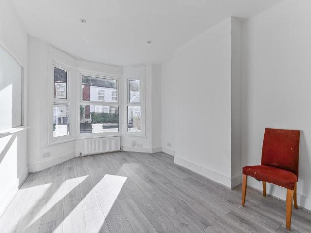 House for sale in London Borough of Croydon, Thornton Heath