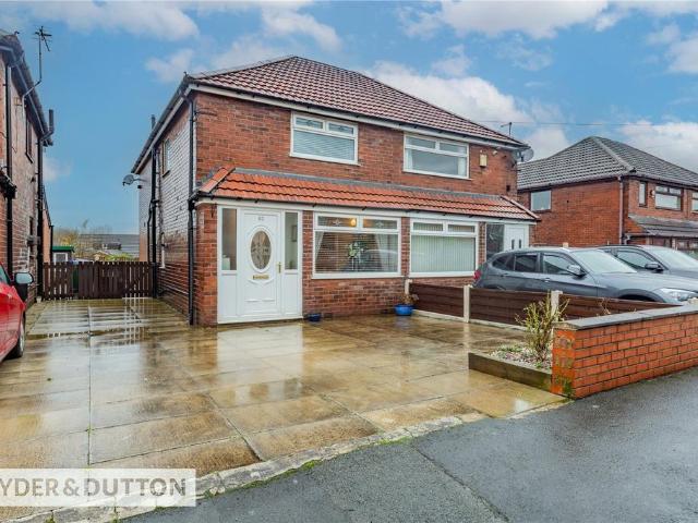 House for sale in Firgrove, Burnedge
