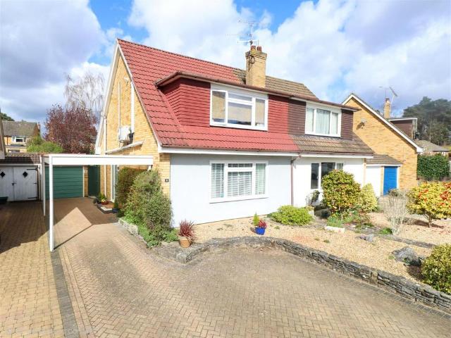 House for sale in Fleet, Hart
