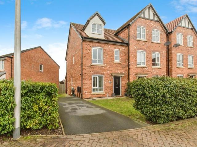 House for sale in Holmes Chapel