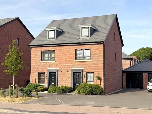 House for sale in Barton In Fabis, East Midlands