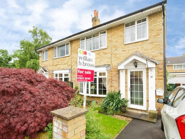 House for sale in Belle Isle, West Yorkshire