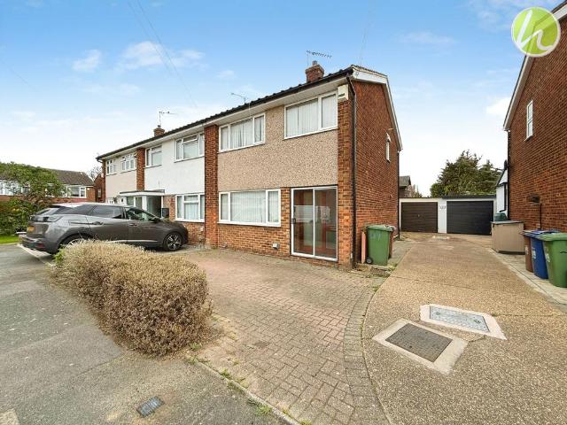 House for sale in Stanford-le-hope, Essex