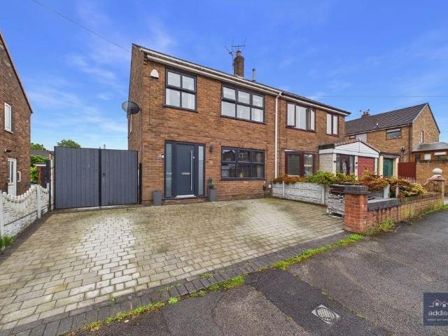 House for sale in Marus Bridge, Wigan