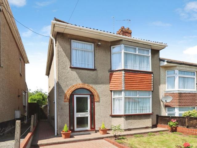House for sale in Kingswood